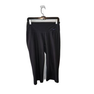 Nike Women's Black Dri-Fit Cropped Leggings Size Small